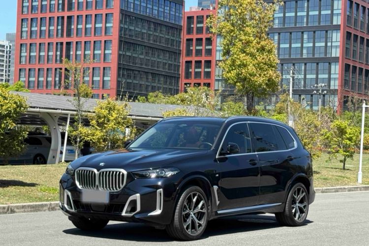 Used BMW X5 2023 xDrive 30Li Luxury M Sport Package