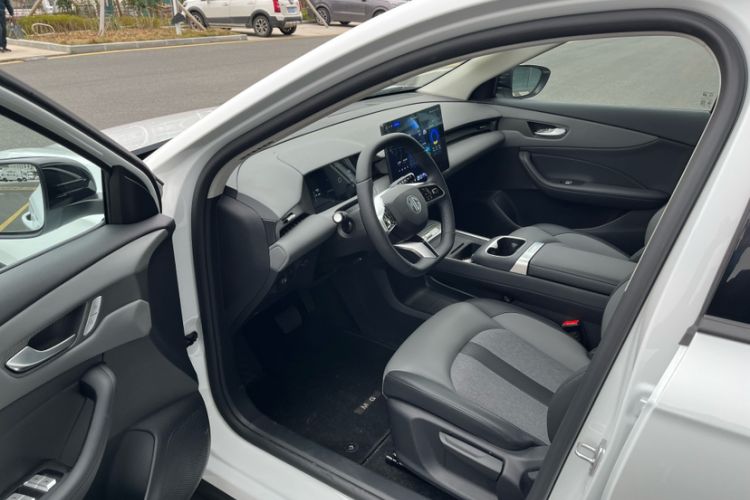 Used MG ES5 2025 425 Pro Rear-Drive Version
