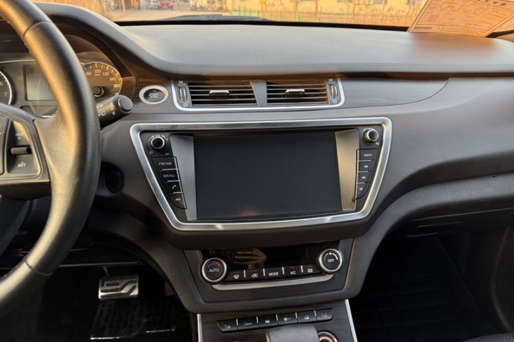 Used Land X7 2016 2.0T Panoramic Prestige Edition