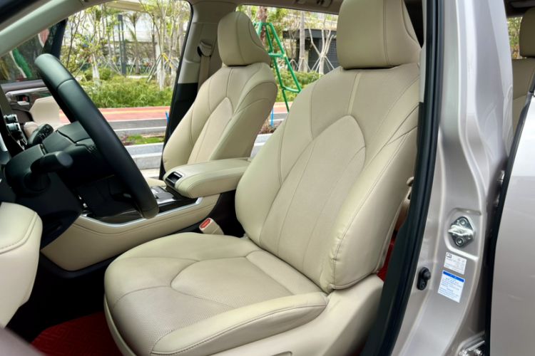 Used Toyota Highlander 2022 Dual-Engine 2.5L Four-Wheel Drive Supreme Edition 7-Seater Left Front Seat