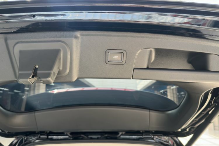 Used Hongqi HS3 2023 1.5T Two-Wheel Drive Shanwei Edition Interior 9