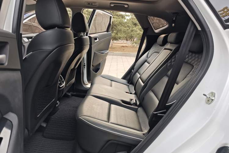 Used Hyundai Tucson 2019 280TGDi Dual-Clutch Two-Wheel Drive Fashion Edition China VI Standard
