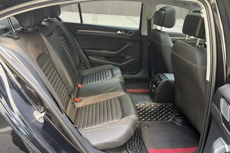 Used Volkswagen Magotan 2020 330TSI DSG Leading Model
