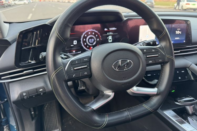 Used Hyundai Elantra 2021 1.5L CVT LUX Prestige Edition
