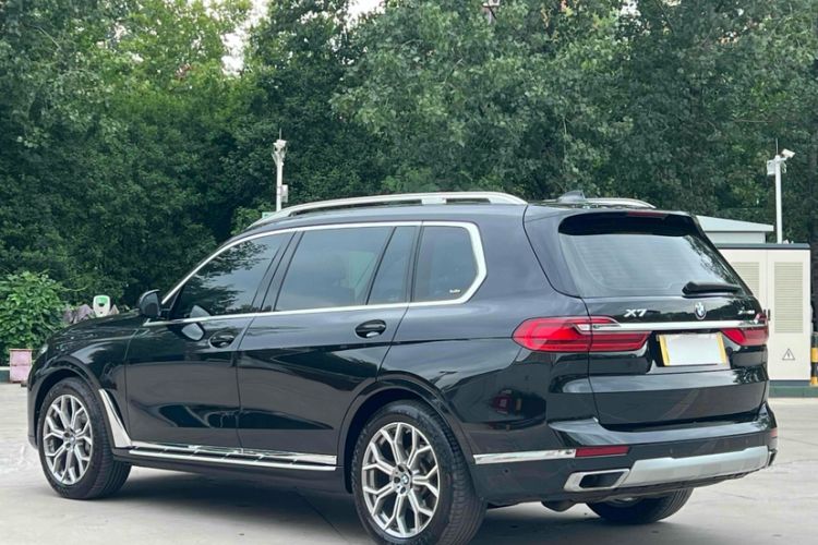 Used BMW X7 2020 xDrive40i Luxury Package with Leading Features