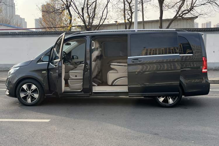 Used Mercedes-Benz V-Class 2020 V 260 L Long-wheelbase Luxury Edition