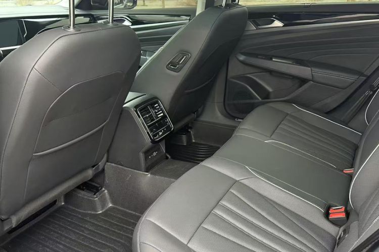 Used Volkswagen Passat 2024 380TSI Luxury Edition Interior 1