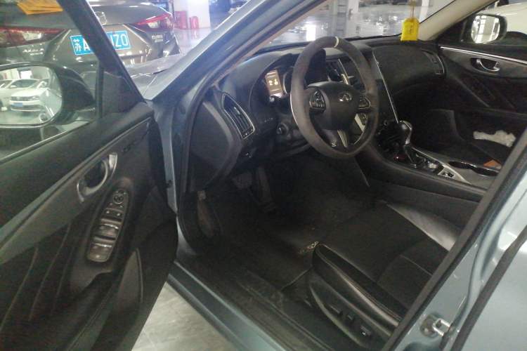 Used Infiniti Q50 2014 3.7L Luxury Edition Interior 2