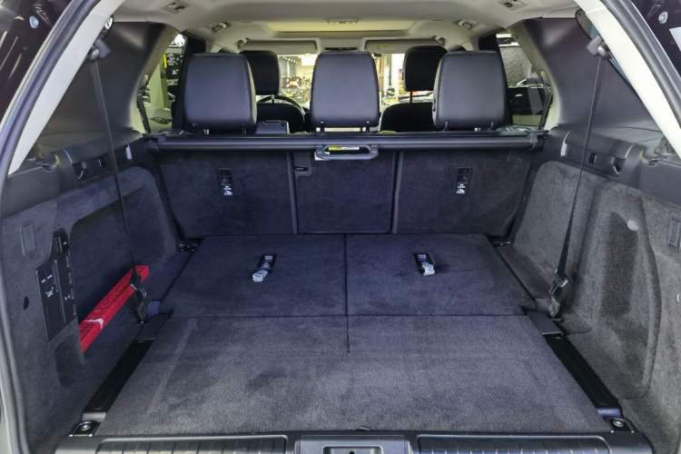 Used Land Rover Discovery 2024 360 PS S