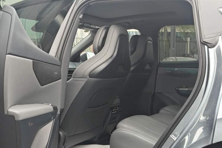 Used Lynk & Co 07 2024 EM-P 126 Long-Range Ultra
