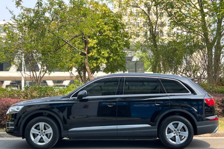 Used Audi Q7  Exterior 2