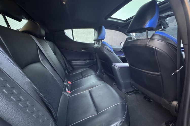 Used Toyota C-HR 2018 2.0L Leading with Sunroof China VI Standard
