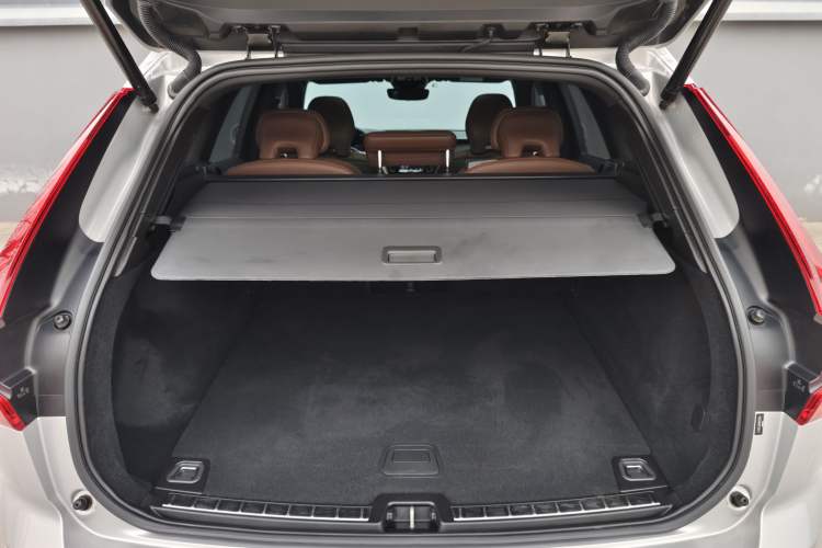 Used Volvo XC60 2023 B5 4x4 Smart Luxury Edition