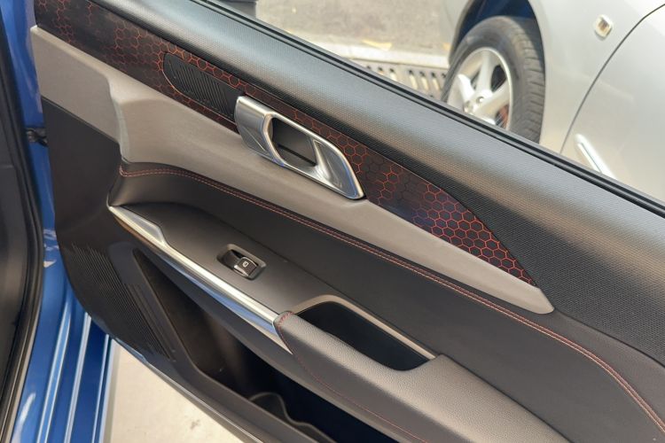 Used Lynk & Co 03 2018 1.5TD DCT JingPro Edition China V Standard Interior 13