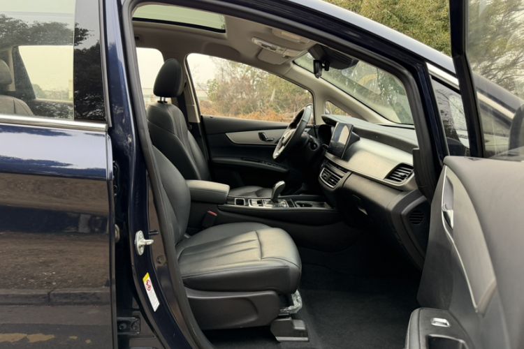 Used BYD Song MAX 2021 Upgraded Model 1.5T Automatic Prestige 7-Seater Right Front Seat