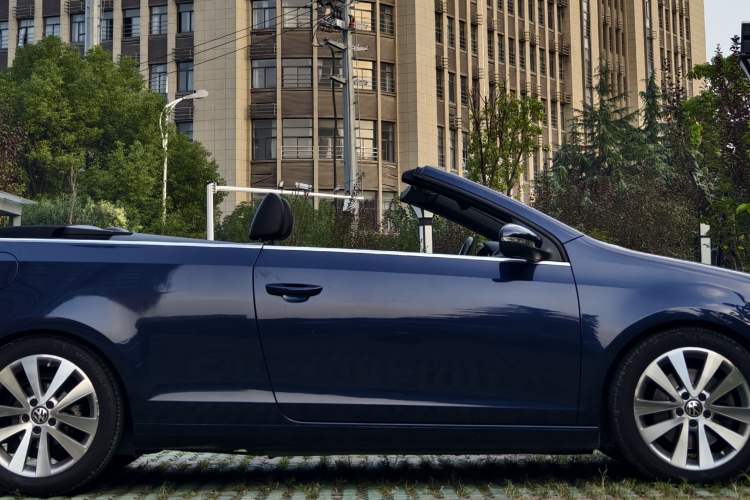 Used Volkswagen Golf 2012 1.4TSI Luxury Convertible Edition
