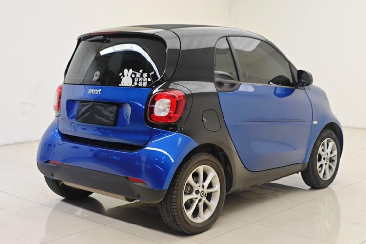 Used smart fortwo 2015 1.0L 52 kW hardtop Dynamic version