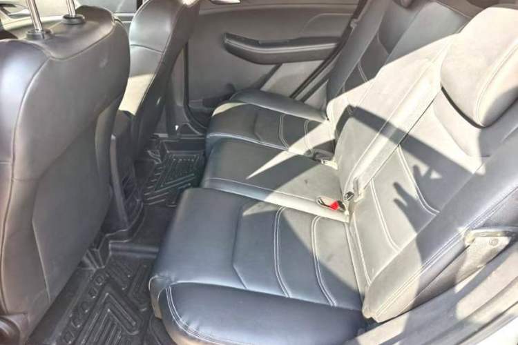 Used BYD Yuan New Energy 2019 EV535 Smart Connect Trendsetting Model
