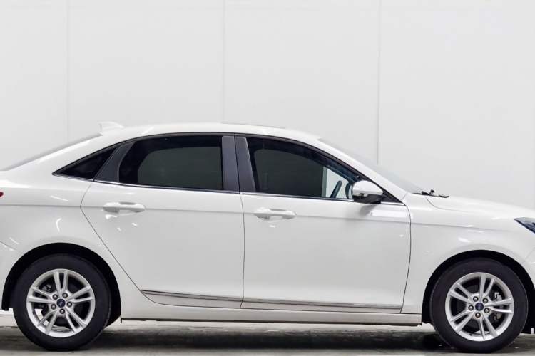 Used Ford Escort 2019 Revised Version 1.5L Automatic Enjoyment Type China VI Standard Exterior 9