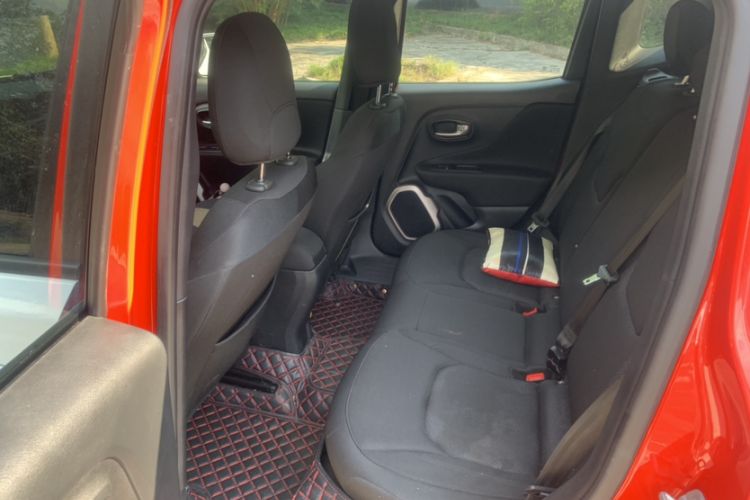 Used Jeep Renegade 2018 Connected Large Screen Version 180T Automatic High-Energy Edition
