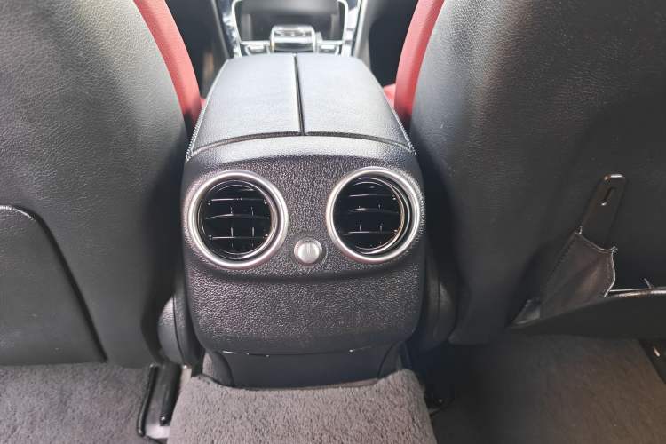 Used Mercedes-Benz C-Class 2017 Restyled C 200 Sport Edition Interior 8