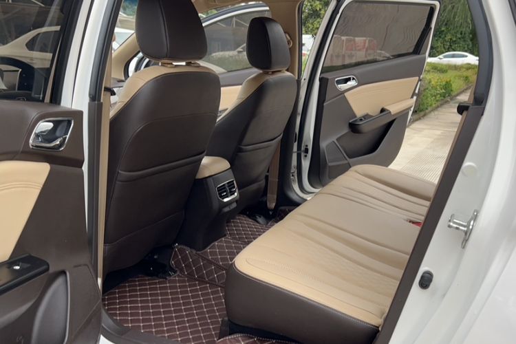 Used Baojun 310W 2017 1.5L Manual Fashion Model China V