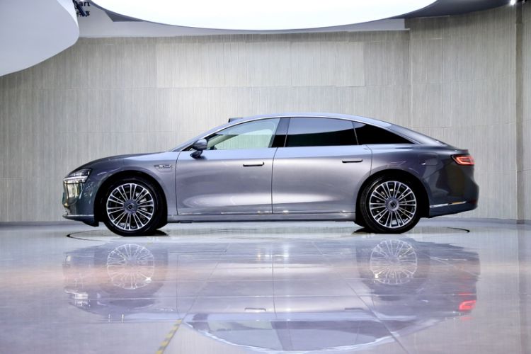 Used Hima Stelato S9 2024 All-Electric Max Rear-Drive Long-Range Version
