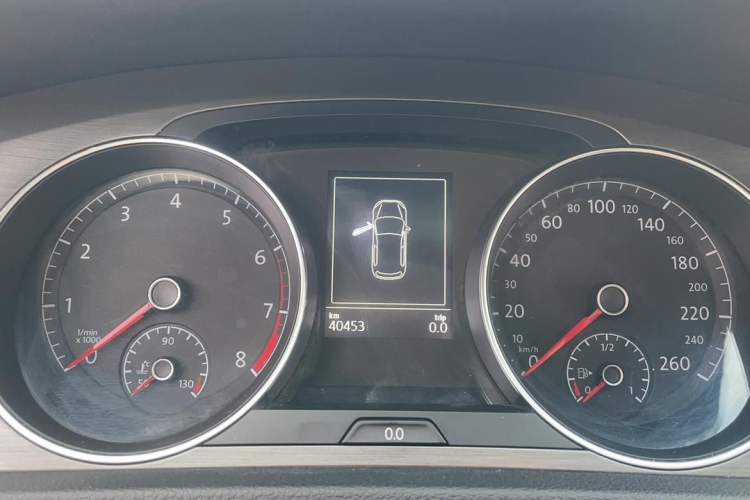 Used Volkswagen Golf 2016 230TSI Automatic Comfort Version
