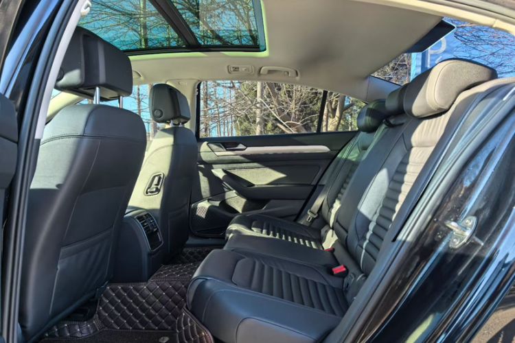 Used Volkswagen Magotan 2017 330TSI DSG Leading Model
