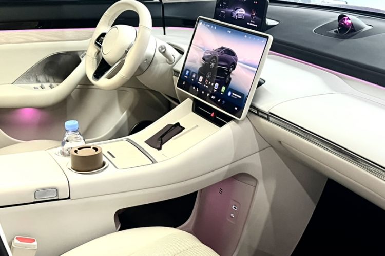 Used Hima Luxeed R7 2024 All-Electric 667 km Max