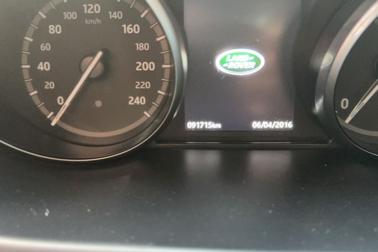 Used Land Rover Discovery Sport 2018 240 PS HSE Version Odometer Close Up