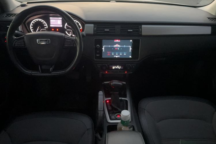 Used Qoros 3 2016 Urban SUV 1.6T Automatic Zhiyue Model
