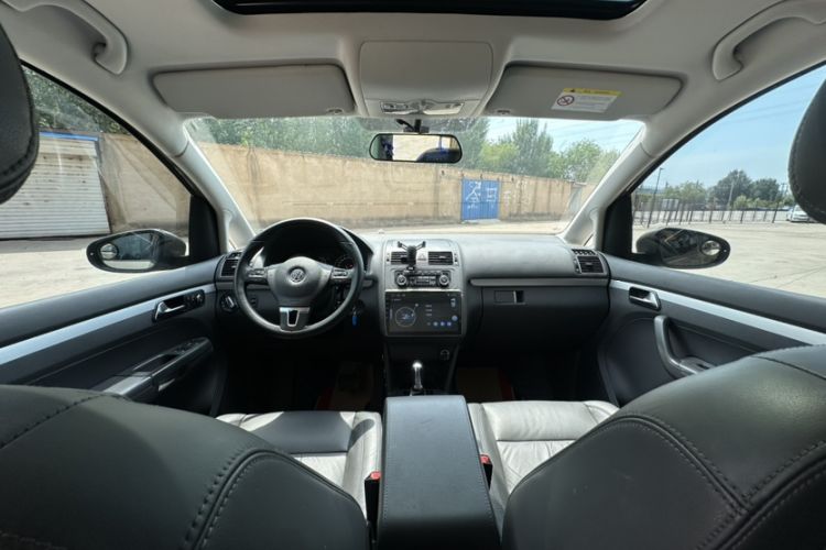 Used Volkswagen Touran 2015 1.4T DSG Luxury Edition 5-Seater