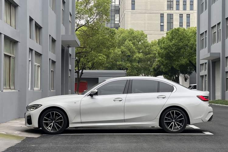 Used BMW 3 Series 2022 Updated 325Li M Sport Package Exterior 4