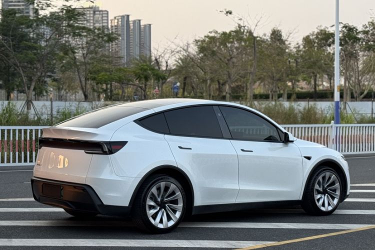 Used Tesla Model Y 2025 Rear-Wheel-Drive Version
