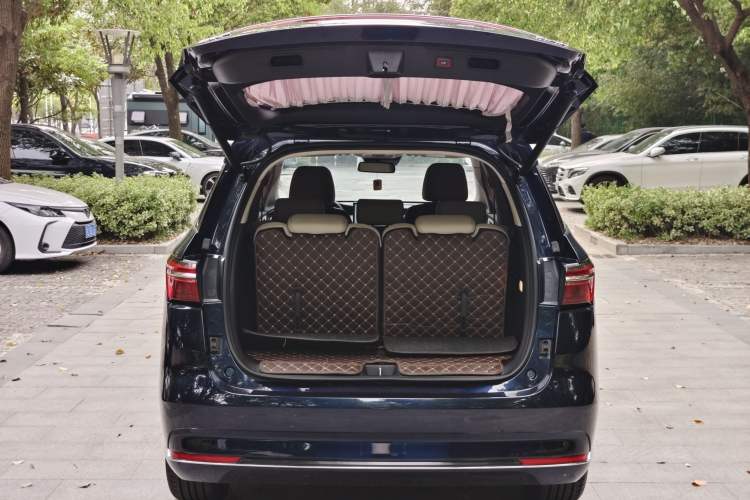 Used BYD Song MAX New Energy 2022 DM-i 105KM Flagship Model
