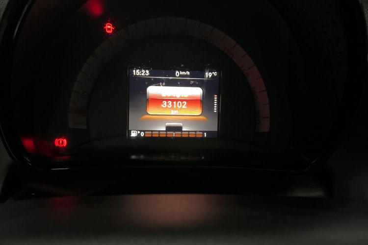 Used smart fortwo 2019 0.9T 66kW Hardtop Engine Version China VI Emission Standard Odometer Close Up