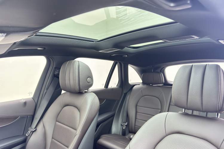 Used Mercedes-Benz GLC 2022 Second Facelift GLC 260 L 4MATIC Luxury Edition Interior 4