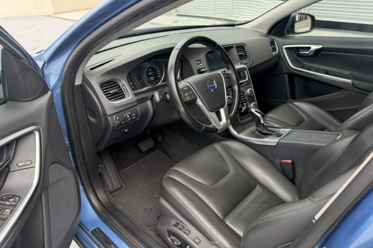 Used Volvo V60 2015 T5 Zhiyi Edition