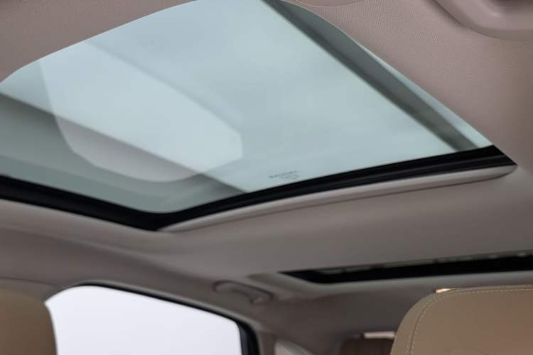 Used Jaguar XFL 2024 2.0T P250 Two-Wheel Drive Prestige Luxury Edition