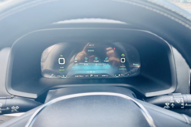 Used Roewe i6 New Energy 2017 45T Hybrid Connect & Smart Enjoyment Edition Odometer Close Up