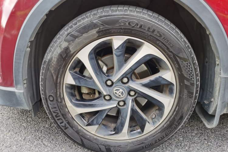 Used Toyota IZOA 2018 2.0L Yichi Version China VI Standard
