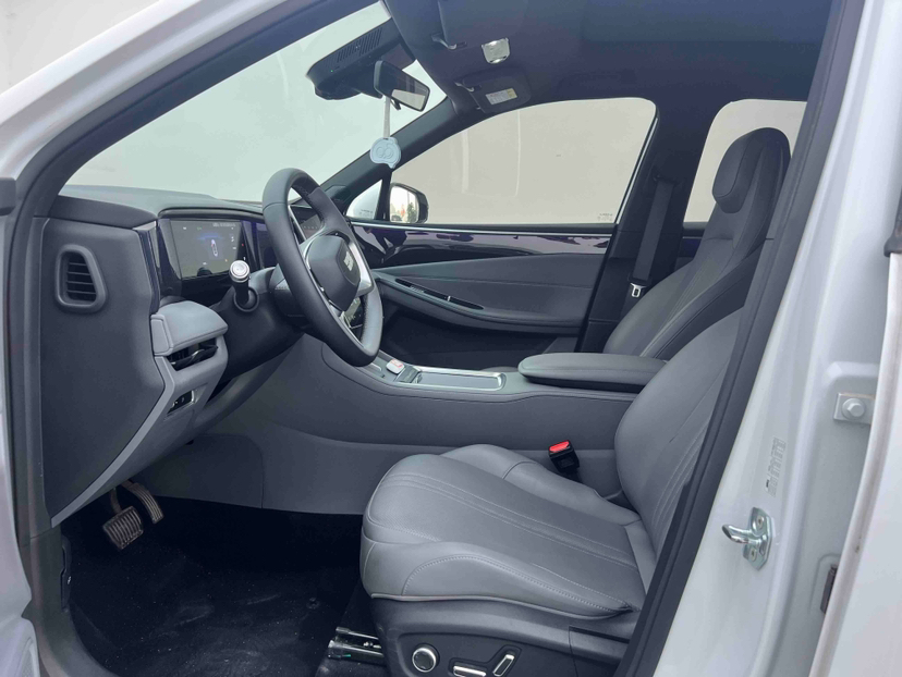 Geely Galaxy L7 2025 EM-i 115km Exploration+ Edition — снимка 8