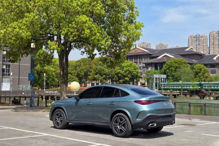 Used Mercedes-Benz GLC Coupe 2025 GLC 260 4MATIC Coupe SUV Exterior 3