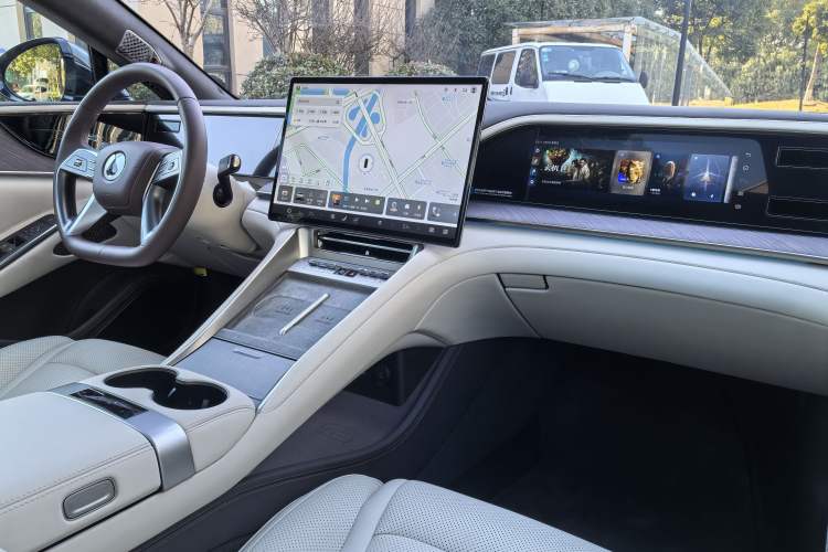 Used Denza Z9 2024 1100 km Four-Wheel Drive Max Version Interior 5