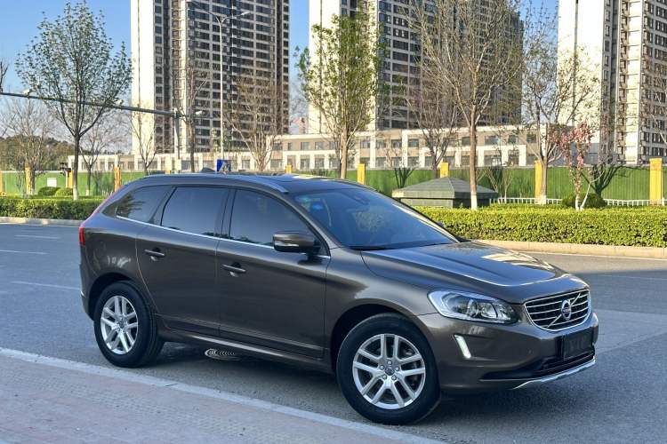 Used Volvo XC60 2017 T5 Smart Upgrade Edition Exterior 2