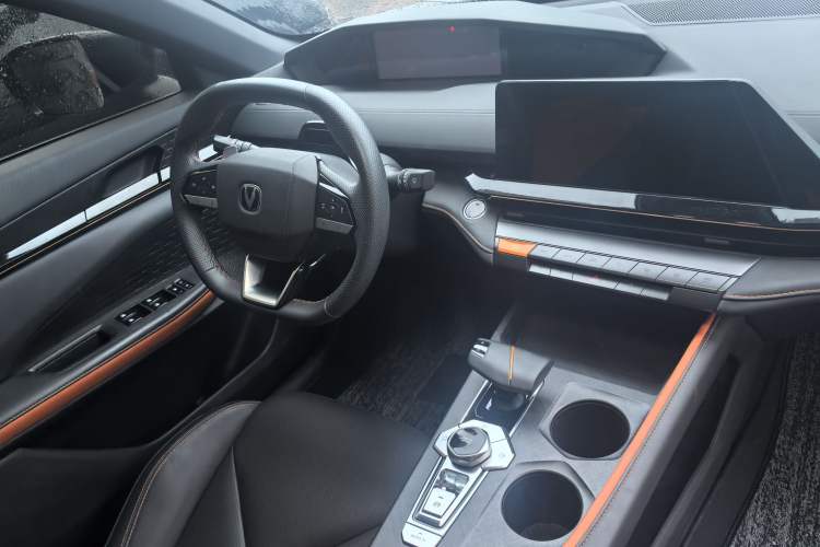 Used Changan UNI-V 2022 1.5T Prestige Version