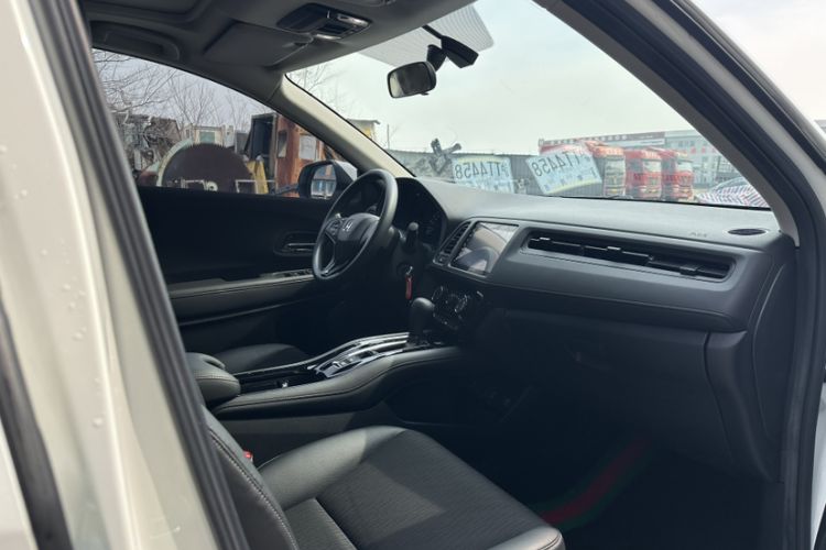 Used Honda Vezel 2020 1.5L CVT Pioneer Edition
