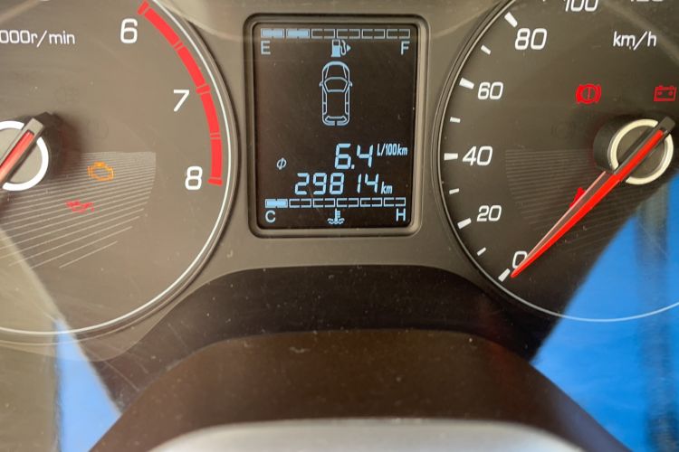 Used Baojun 310W 2017 1.5L Manual Comfort Version China VI Emission Standard
