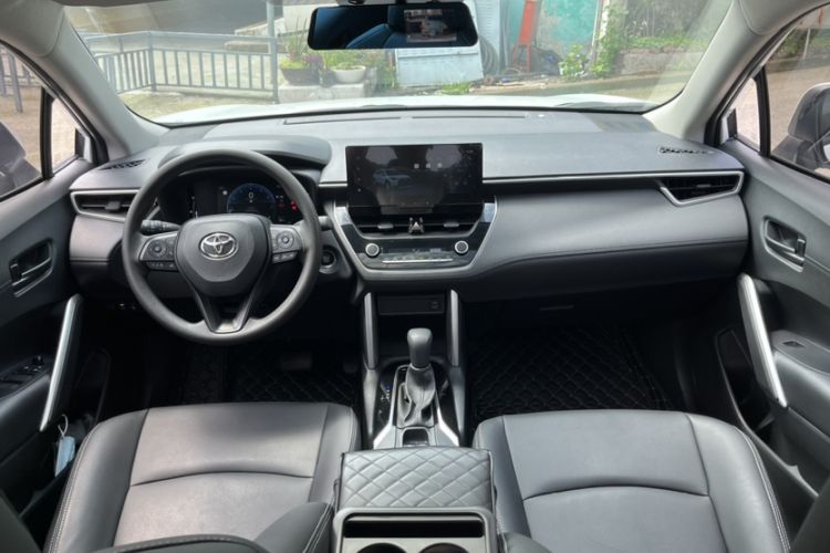 Used Toyota Corolla Cross 2024 2.0L Elite Edition Interior 5